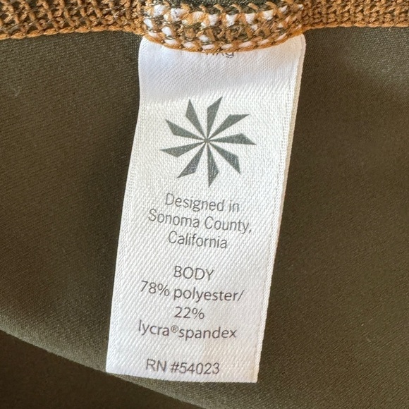 Athleta High Rise Green Serpent Chaturanga Tight, Size MT - Picture 7 of 7